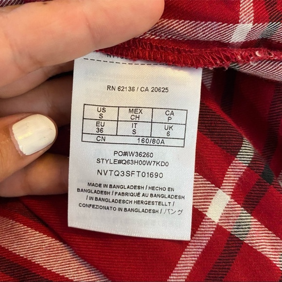 GUESS Red & White Plaid Button Down Shirt Small - Picture 8 of 8